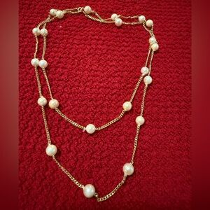 31” 14k Yellow gold curb link chain with accent pearls